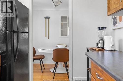 946 Belleperche, Windsor, ON - Indoor Photo Showing Kitchen