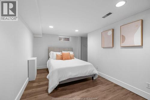 946 Belleperche, Windsor, ON - Indoor Photo Showing Bedroom