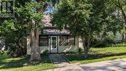 18 SUSAN STREET W  Huntsville, ON P1H 1X4