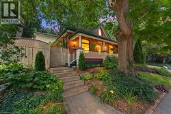 109 VICTORIA Street  Dundas, ON L9H 2C1