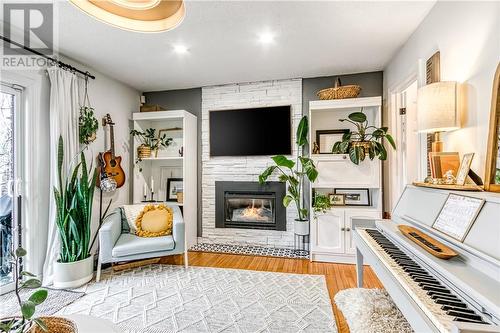 2016 Latimer Crescent, Sudbury, ON - Indoor With Fireplace
