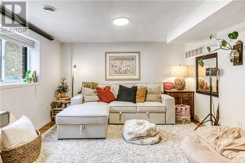 2016 Latimer Crescent, Sudbury, ON - Indoor Photo Showing Living Room