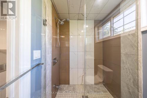 109 Thickson Road S, Whitby, ON - Indoor Photo Showing Bathroom