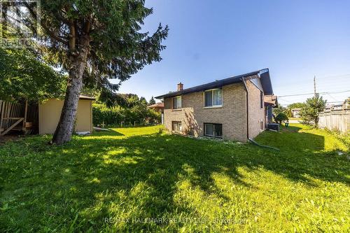 109 Thickson Road S, Whitby, ON - Outdoor