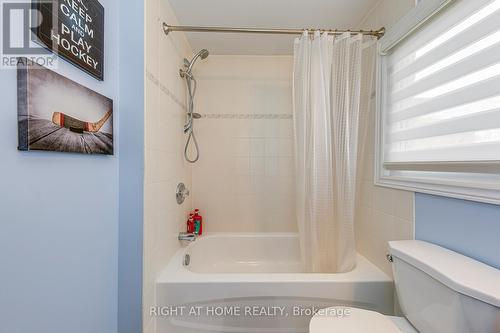 4164 Forest Fire Crescent, Mississauga, ON - Indoor Photo Showing Bathroom