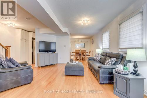 4164 Forest Fire Crescent, Mississauga, ON - Indoor Photo Showing Living Room