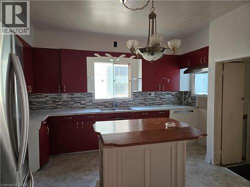 224 Burgar Street, Welland, ON - Indoor Photo Showing Kitchen With Double Sink
