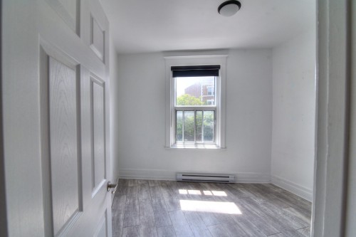 Living Room - 1-5325 Rue Sherbrooke O., Montréal (Côte-Des-Neiges/Notre-Dame-De-Grâce), QC - Indoor Photo Showing Other Room