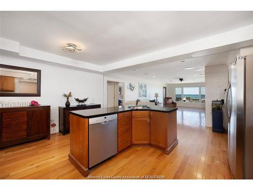 12862 Riverside, Tecumseh, ON - Indoor Photo Showing Kitchen