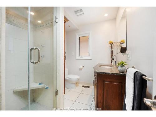 12862 Riverside, Tecumseh, ON - Indoor Photo Showing Bathroom