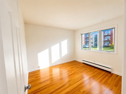 Master Bedroom - 61-61 Rue Ste-Anne, Montréal (L'Île-Bizard/Sainte-Geneviève), QC - Indoor Photo Showing Other Room