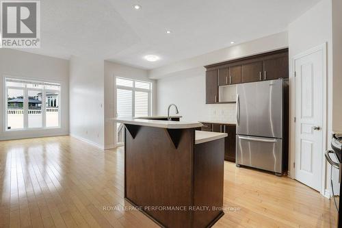 306 Waymark Crescent, Ottawa, ON - Indoor Photo Showing Kitchen With Stainless Steel Kitchen