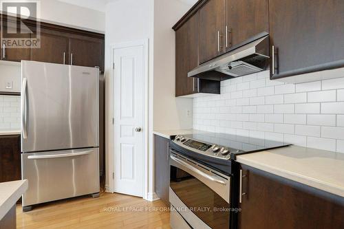 306 Waymark Crescent, Ottawa, ON - Indoor Photo Showing Kitchen With Stainless Steel Kitchen With Upgraded Kitchen