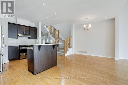 306 Waymark Crescent, Ottawa, ON - Indoor Photo Showing Kitchen With Upgraded Kitchen