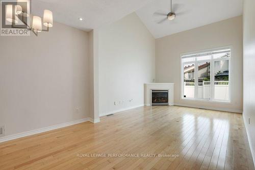 306 Waymark Crescent, Ottawa, ON - Indoor Photo Showing Living Room With Fireplace