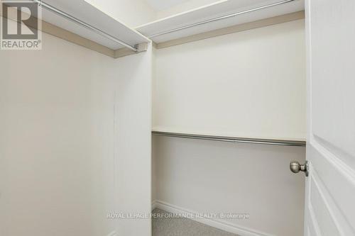 306 Waymark Crescent, Ottawa, ON - Indoor
