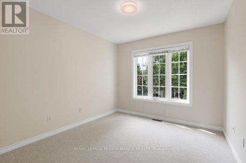 306 Waymark Crescent, Ottawa, ON - Indoor Photo Showing Other Room
