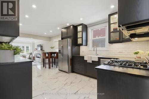 127 Tragina Avenue S, Hamilton, ON - Indoor Photo Showing Kitchen With Upgraded Kitchen
