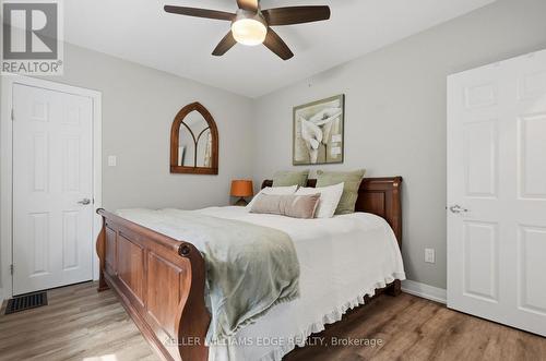 127 Tragina Avenue S, Hamilton, ON - Indoor Photo Showing Bedroom