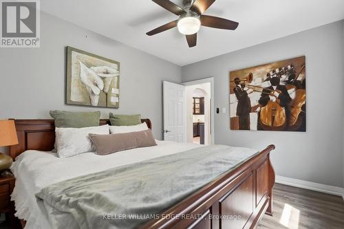 127 Tragina Avenue S, Hamilton, ON - Indoor Photo Showing Bedroom