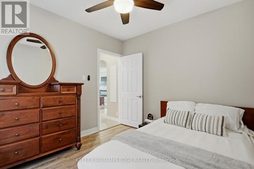 127 Tragina Avenue S, Hamilton, ON - Indoor Photo Showing Bedroom
