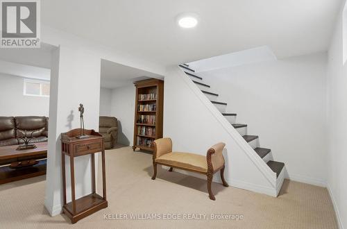 127 Tragina Avenue S, Hamilton, ON - Indoor Photo Showing Other Room