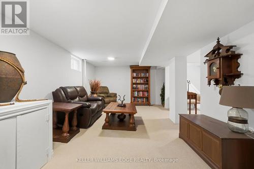 127 Tragina Avenue S, Hamilton, ON - Indoor