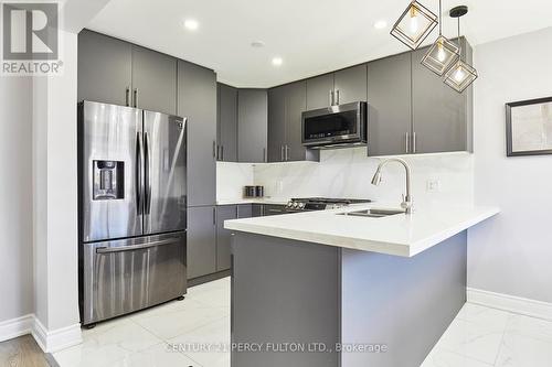 1343 Kettering Drive, Oshawa, ON - Indoor Photo Showing Kitchen With Stainless Steel Kitchen With Double Sink With Upgraded Kitchen