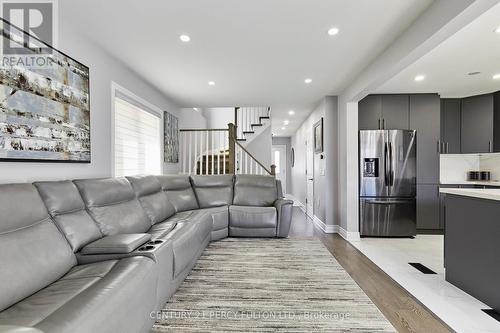 1343 Kettering Drive, Oshawa, ON - Indoor Photo Showing Living Room