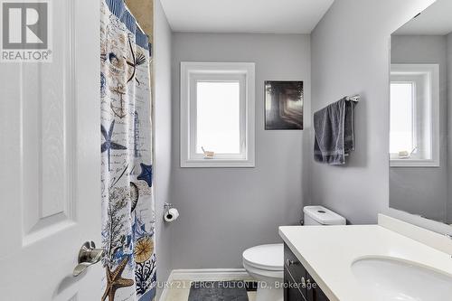 1343 Kettering Drive, Oshawa, ON - Indoor Photo Showing Bathroom