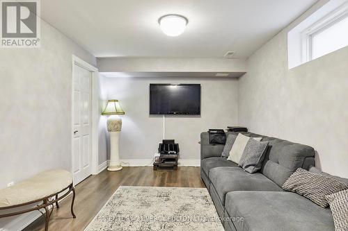 1343 Kettering Drive, Oshawa, ON - Indoor Photo Showing Living Room