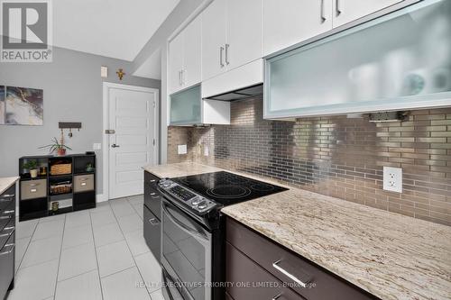 59 - 8161 Kipling Avenue, Vaughan, ON - Indoor Photo Showing Kitchen
