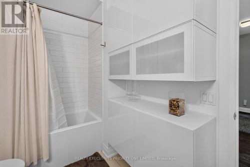 59 - 8161 Kipling Avenue, Vaughan, ON - Indoor