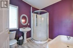 Primary Bedrm Ensuite w shower and soaker tub - 