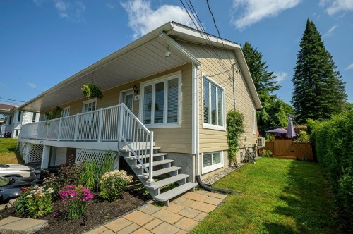 Front of Structure - 66 Av. Guindon, Saint-Sauveur, QC - Outdoor With Deck Patio Veranda