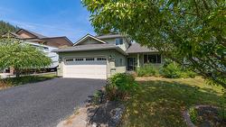 1852 Crossglen Court Kelowna, BC V1V 1S4