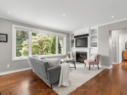 25 Overton Crescent Toronto, ON M3B 2V4