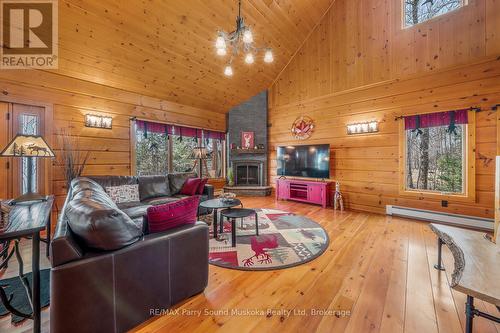 48 Wendy'S Lane, Mckellar, ON - Indoor Photo Showing Living Room With Fireplace