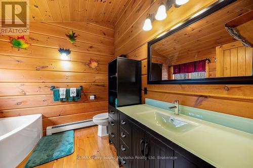 48 Wendy'S Lane, Mckellar, ON - Indoor Photo Showing Bathroom