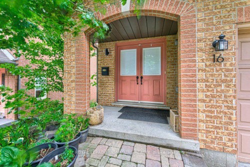 16 Westvillage Drive, Hamilton, ON - Outdoor With Exterior