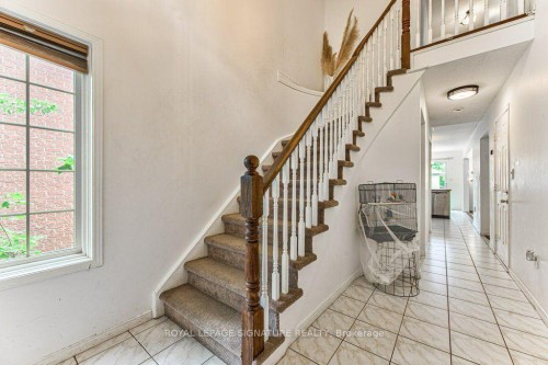 16 Westvillage Drive, Hamilton, ON - Indoor Photo Showing Other Room