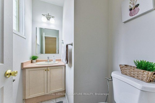16 Westvillage Drive, Hamilton, ON - Indoor Photo Showing Bathroom