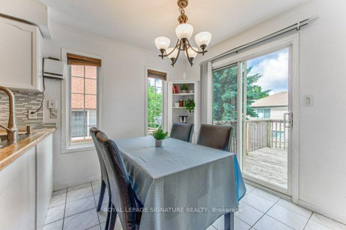 16 Westvillage Drive, Hamilton, ON - Indoor Photo Showing Dining Room
