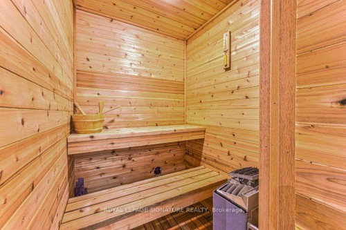 16 Westvillage Drive, Hamilton, ON - Indoor Photo Showing Other Room