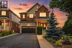 4 BOUSFIELD Court  Waterdown, ON L8B 0T3