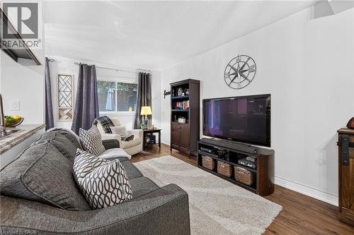3 Beverly Lane, Georgetown, ON - Indoor Photo Showing Living Room
