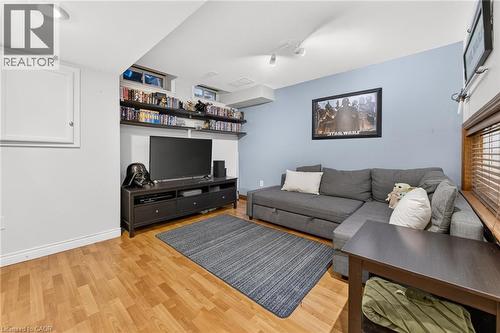 3 Beverly Lane, Georgetown, ON - Indoor Photo Showing Living Room