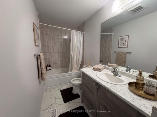 285 Vanilla Trail, Thorold, ON - Indoor Photo Showing Bathroom