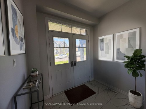 285 Vanilla Trail, Thorold, ON - Indoor Photo Showing Other Room
