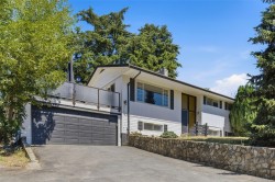 2358 Tanner Rd  Central Saanich, BC V8Z 5P7